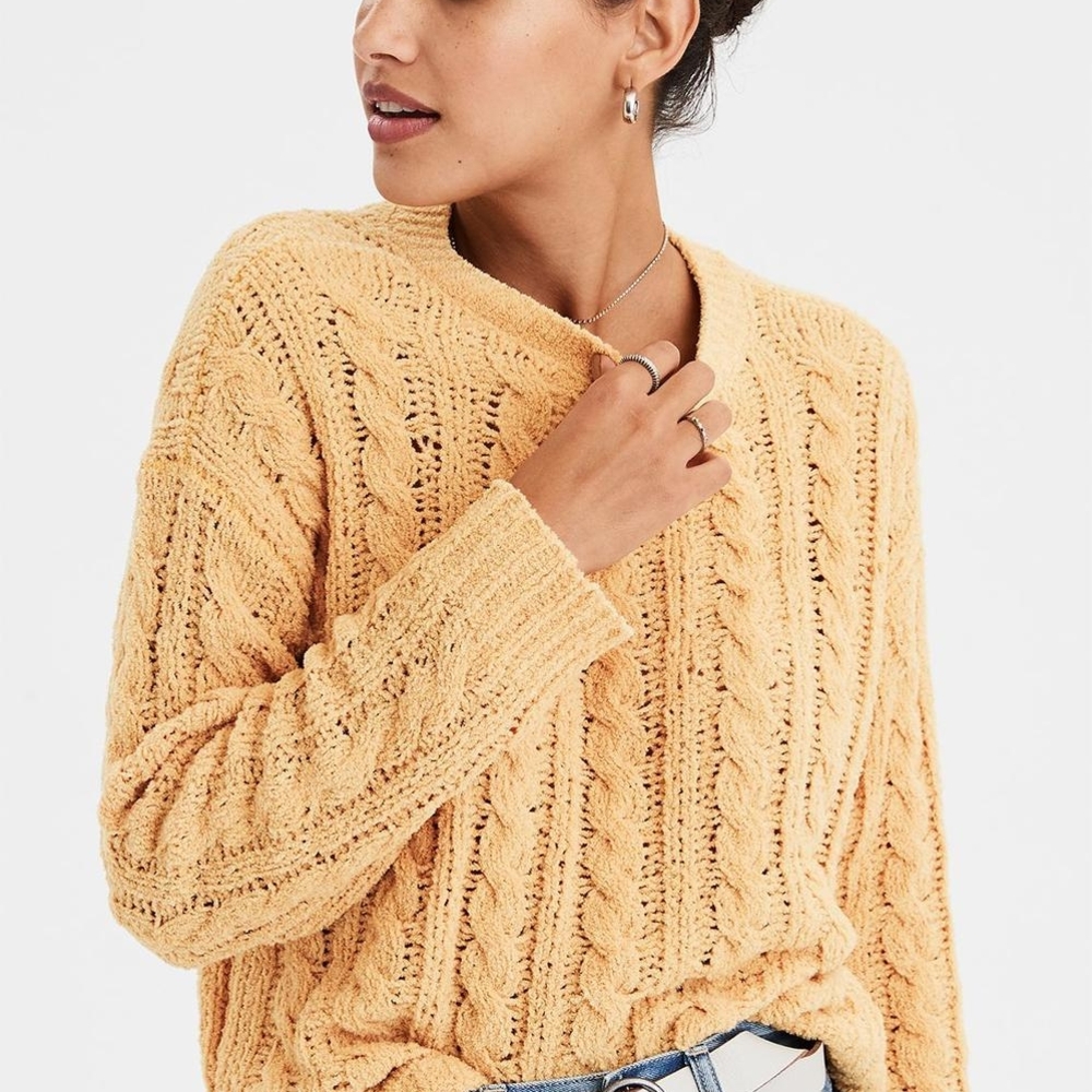 American Eagle Outfitters Chunky Knit Sweater in Mustard Yellow Womens Small